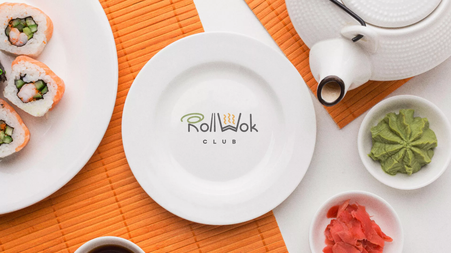 Разработка логотипа и фирменного стиля суши-бара «Roll Wok Club» в Курске